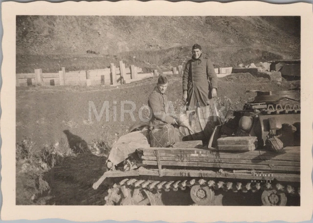 FOTO, PANZER ABTEILUNG 65, Panzer III Treibstoffversorgung, Russland ...