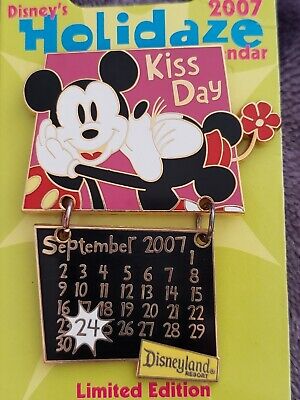 Disney 2007 Holidaze Holiday Kiss Calendar September Mickey & Minnie LE1000 Pin