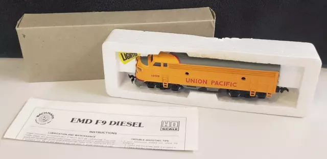 UNION PACIFIC Bachmann 1206 Vtg HO Scale EMD F9 DIESEL Lighted LOCOMOTIVE ENGINE