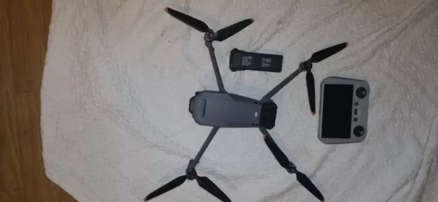DJI Mavic 3 Classic Camera Drone (with RC Remote) - Gray