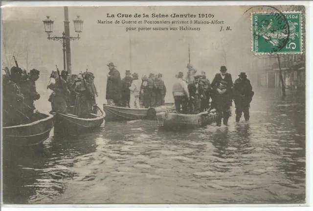 paris-inondations-marinede guerre et pontonniers arrivent à maison alfort.
