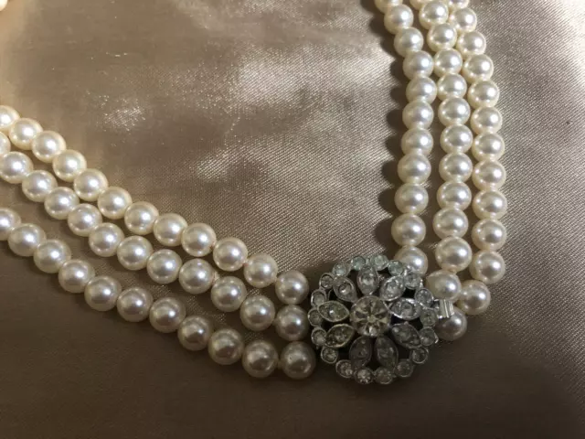 VINTAGE Multistrand Faux Pearl Necklace Choker Diamante Cluster Front Clasp #13