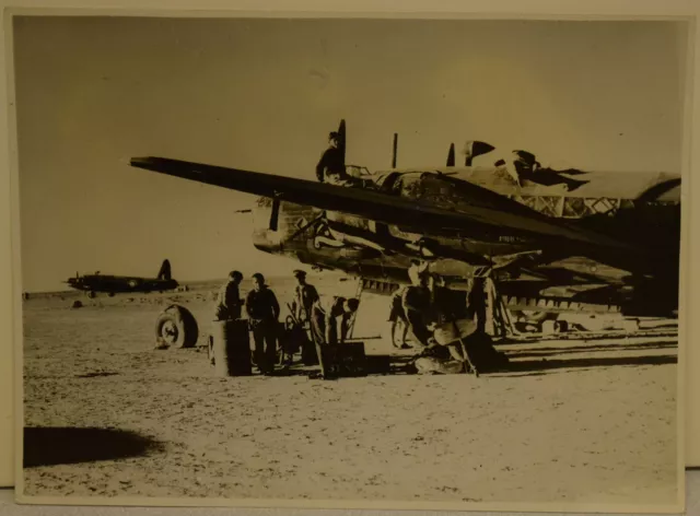 WW2 Original press photo RAF Wellington bomber Libya western desert 13/2/1941