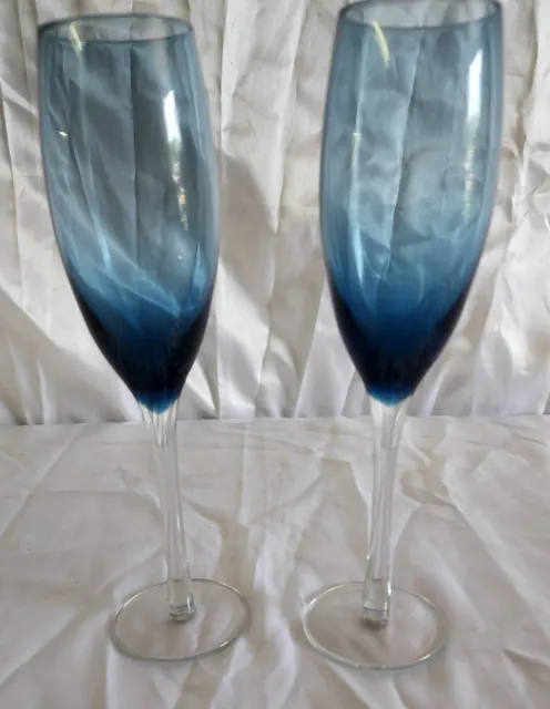 2 X Vintage Champagne Glasses. Clear Stems. No Chips.