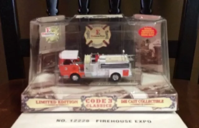 Code 3 1/64 Classics Firehouse Expo 2000 Crown Pumper - 12228 - Nib