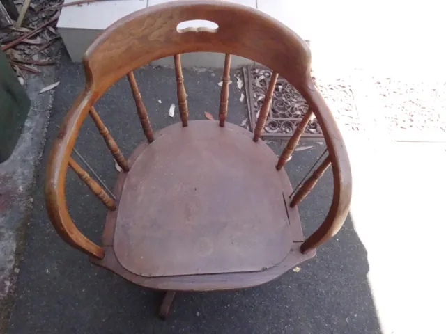 Vintage Captains Chair. Swivel Seat. Around 80 Years Old.  Good Condition.