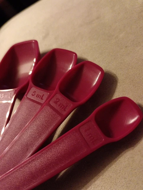 Cuillère égouttoir Tupperware Noire - Pratique Et Solide Pour Vos Préparations Culinaires