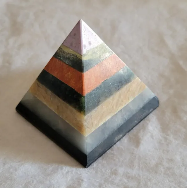 Multi-Stein Pyramide Heilende Chakras