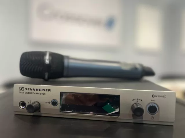 Sennhesier EW300 G3 Wireless Handheld Microphone System (Transmitter and Receive