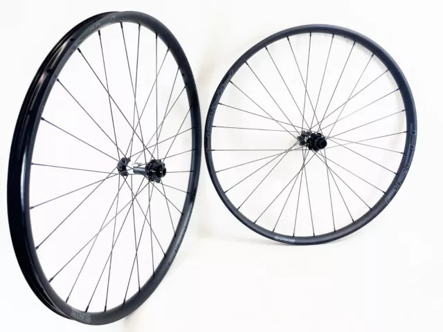Laufradsatz DT Swiss 350 NOTUBES ARCH  MK4  XC ALL Mountain 1700g  28mm