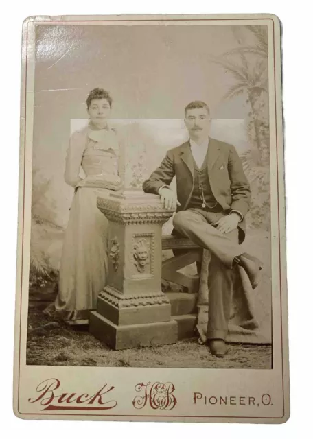 Buck Studio Named Subjects Couple 1892 Cabinet Card Photo Pioneer Ohio B4FK