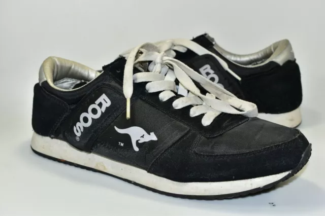Kangaroo sneakers on sale with zipper
