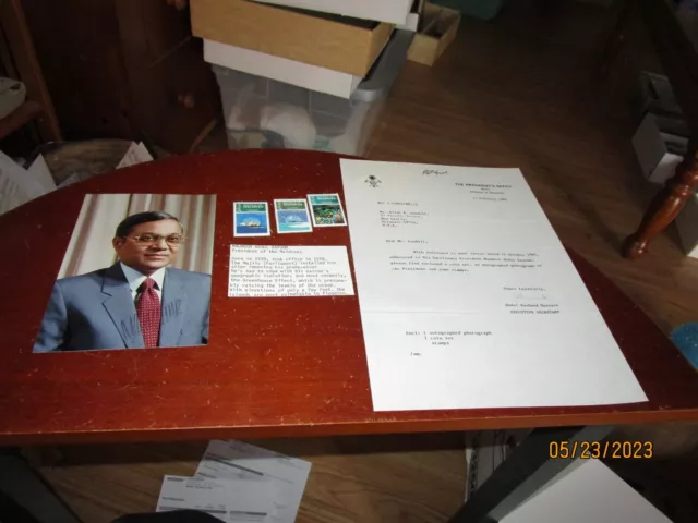 Maumoon Abdul Gayoom President Republic of Maldives Signed Photo w/ 1988 letter