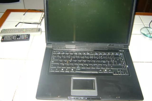 PC PORTABLE ASUS X59Sr Notebook Pc Input : +19V_4,7A ; 90 W. EUR