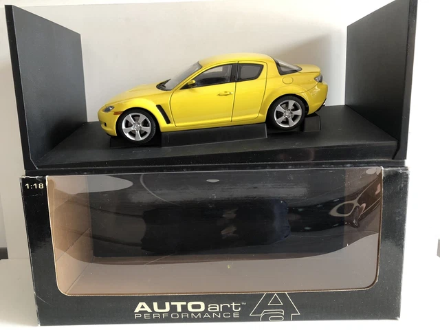 Mazda RX8 Police Car - döküm modeli - AutoArt 75961