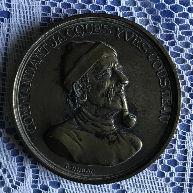 GRANDE MÉDAILLE EN bronze Commandant Jacques Yves Cousteau ,le monde