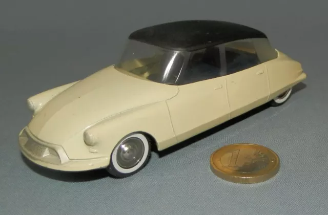 Solido Démontable 1/43 : Citroen DS Berline (Reédition)
