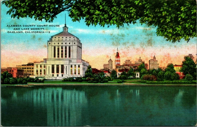 Alameda County Courthouse Lake Merrit Oakland California CA UNP Linen Postcard