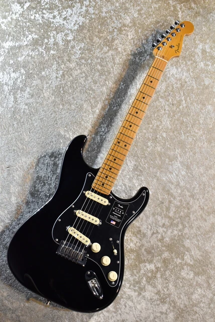 Fender FSR American Ultra Stratocaster Roasted Maple Neck Black  US22081211  3