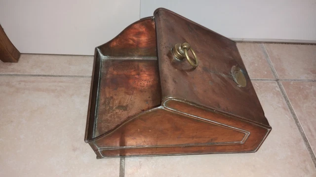 CHAUFFE-PLAT ANCIEN EN cuivre ajouré, très bon état. Origine Espagne