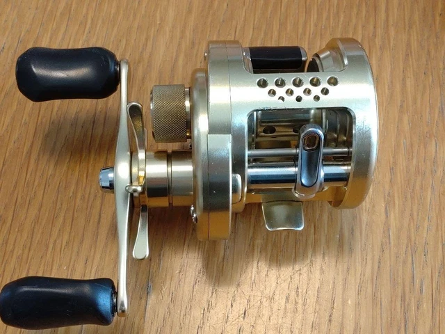 Shimano 00 Calcutta Conquest 200 Right Handle Baitcasting From Japan F/S