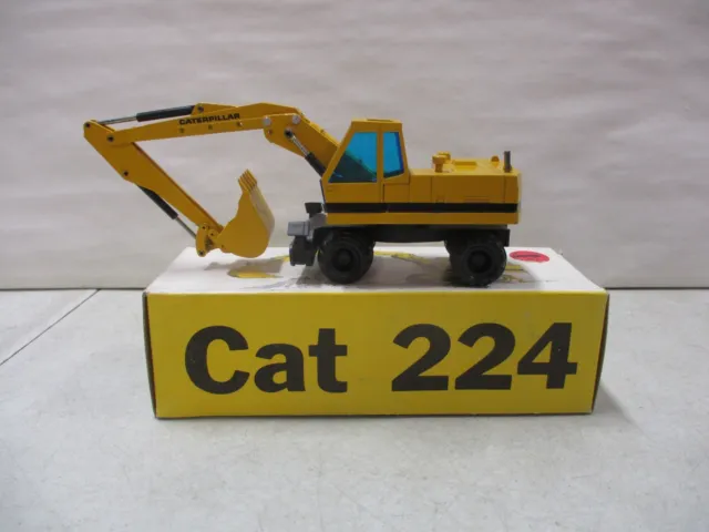 NZG Modelle Caterpillar CAT 224 Wheel Type Excavator