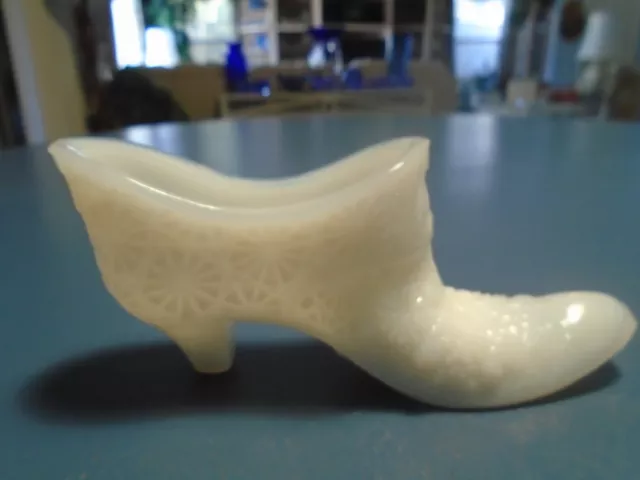 Fenton Milk Glass Opalescent White Daisy Shoe. Unsigned. Mint.