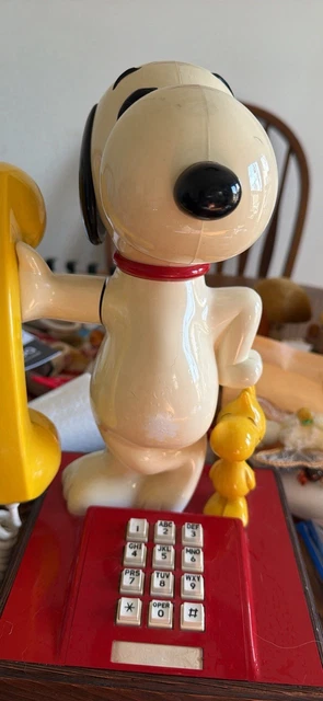 ITT SNOOPY AND Woodstock Character Push Button Phone Yellow Handset Red ...