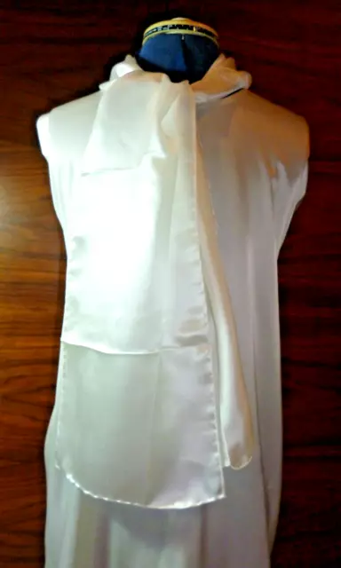 100% silk satin mens cravat/scarf Glossy white No fringe Single thickness(2) NEW