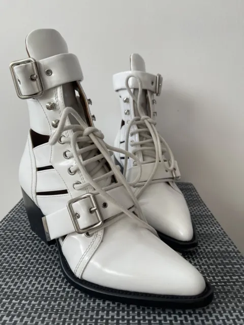 $1390 Chloe Rylee Cutout Glossy Leather Lace Up Buckled Ankle