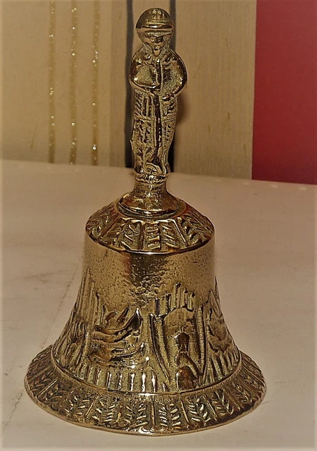 CLOCHE MURALE ANCIENNE vintage en laiton bronze métal cloche suspendue