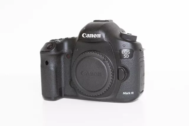 Canon EOS 5D Mark III 22.3 MP Digital SLR Camera - 107.000 shutter