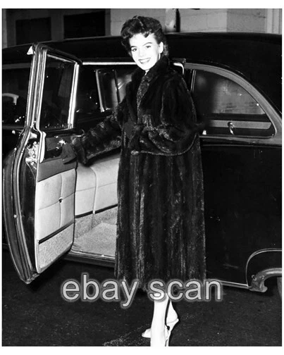 Natalie Wood Fur Coat Candid By Car     8X10 Photo 074