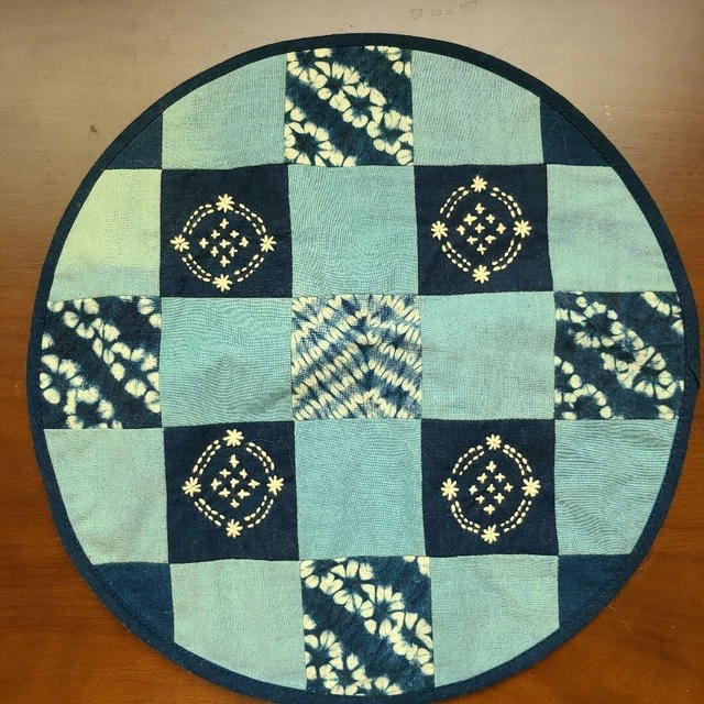 Indigo dyeing, old cloth, sashiko, patchwork, mat Size 31.5 cm