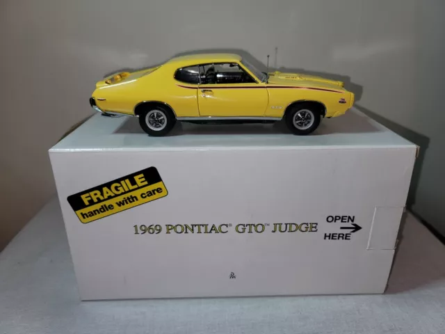 Danbury Mint 1/24 Scale 1969 Pontiac GTO Judge Yellow