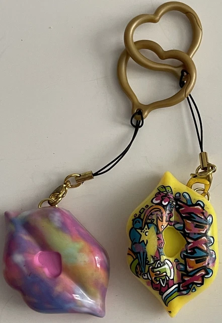 🏝️ 2 S.W.A.K. keychain glitz ‘N’ glam kiss glitz glam sound