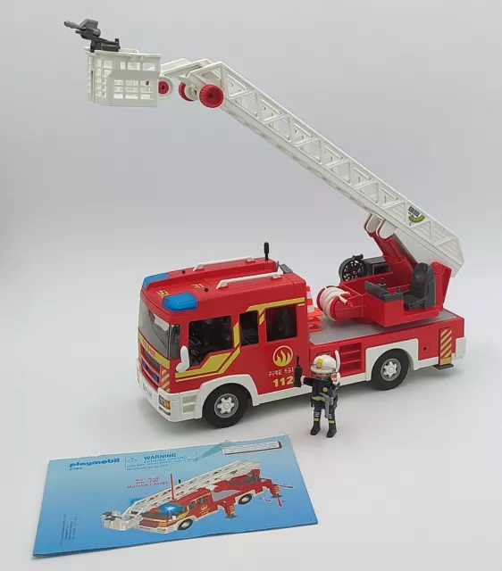 Camion pompiers avec echelle pivotante - 9463