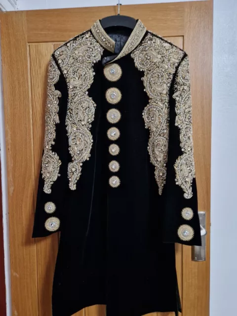 Sherwani matrimonio da uomo nero
