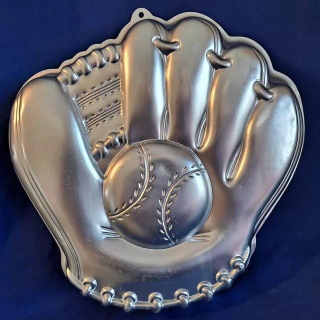 1987 Wilton BASEBALL GLOVE CAKE PAN Aluminum Baking Mold Candy 2105-1234