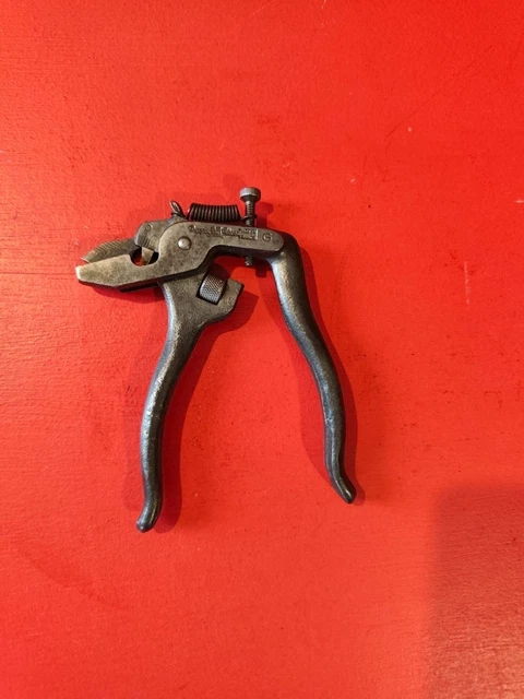 Ancienne pince à avoyer PEUGEOT Frères (Gebraucht) in PERLY für CHF 1