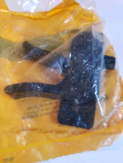 CAT  4V8037   Lock  RH