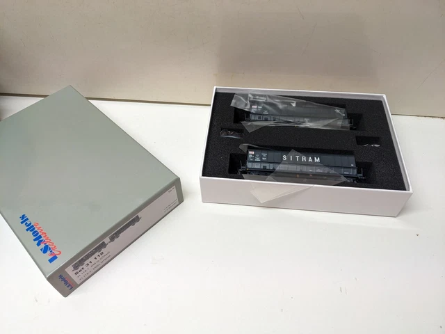 Coffret de 2 wagons citernes à 3 essieux, Pétroles de l'Ouest, livrée