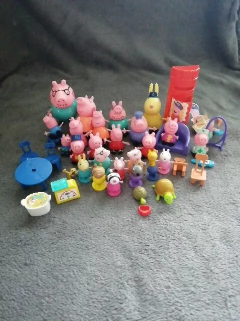 Peppa Pig Figures Bundle.