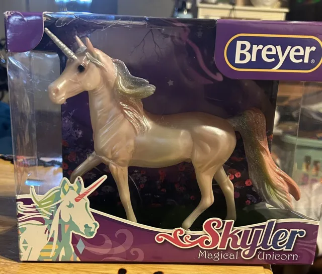 Breyer~2018~Classic~Skyler Magical Unicorn~Iridescent Pink Morgan Stallion~NEW