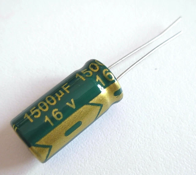 Condensateur electrolytique 16V 1500uF Aluminium Electrolytic Capacitor 10x20mm