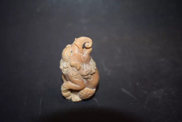 Kirin, Japan, Taguanuss, Augen aus Onyx, signiert, 60mm