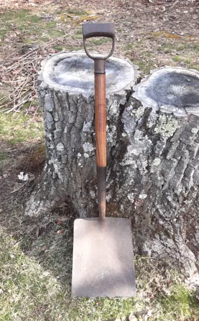 Antique AMERICAN FORK & HOE CO - FOX TRUE TEMPER Skelton Shovel Iron D Handle