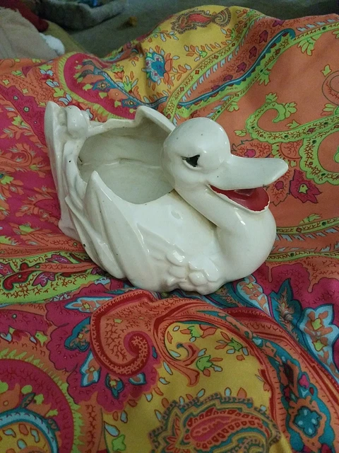 VINTAGE MCCOY POTTERY White Nested Duck Planter 7-1/2" Marked $9.99