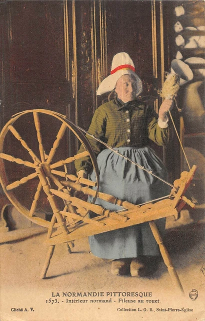 Cpa 14 La Normandie Pittoresque Interieur Normand Fileuse Au Rouet