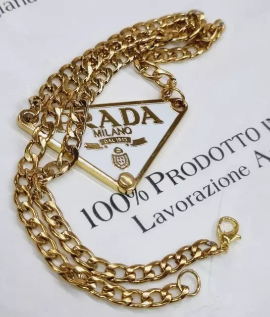 Chaîne en acier pendentif de luxe Prada produit vintage des années 90 réalisée